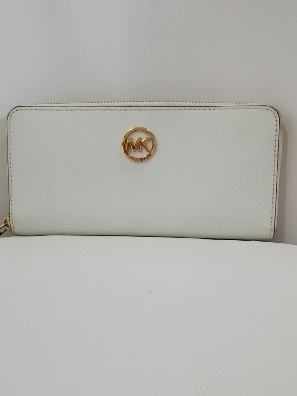 Michael Kors White Zip-Around Saffiano Wallet with Gold MK Emblem